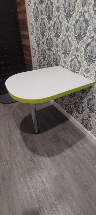 Продам функціональний стіл