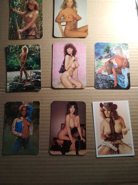 Lote de 30 calendários eróticos.