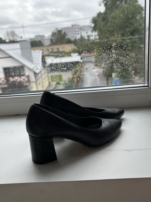 Чорні шкіряні туфлі 37 розмір