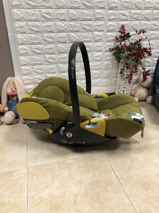 Автокрісло Cybex Cloud Z Plus i-Size Група 0+ (0-13 кг) сайбекс