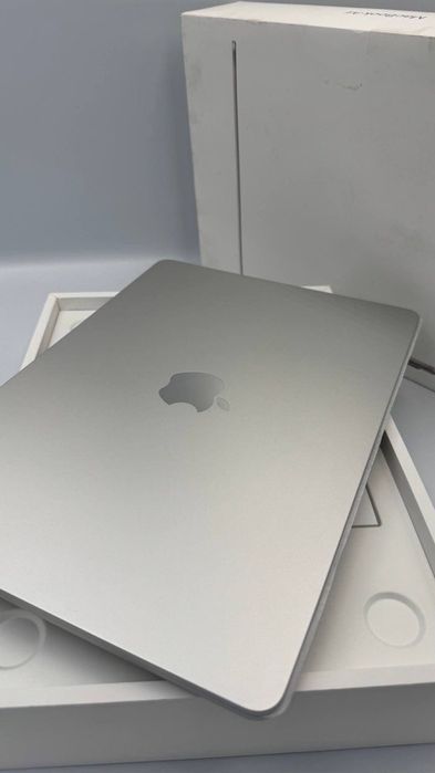 Apple MacBook Air 13“ M4 16/256GB Silver (MW0W3) 2025