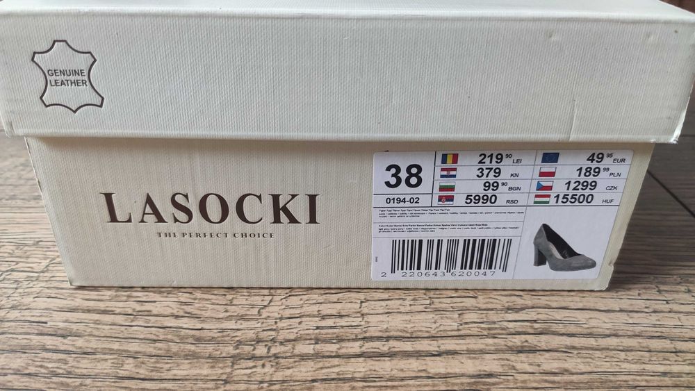 Czółenka / półbuty Lasocki szare zamszowe rozm. 38 Stan bardzo dobry