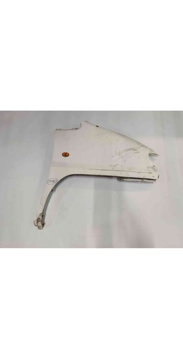 Guarda-lamas direito HYUNDAI H-1 Chassis (A1)