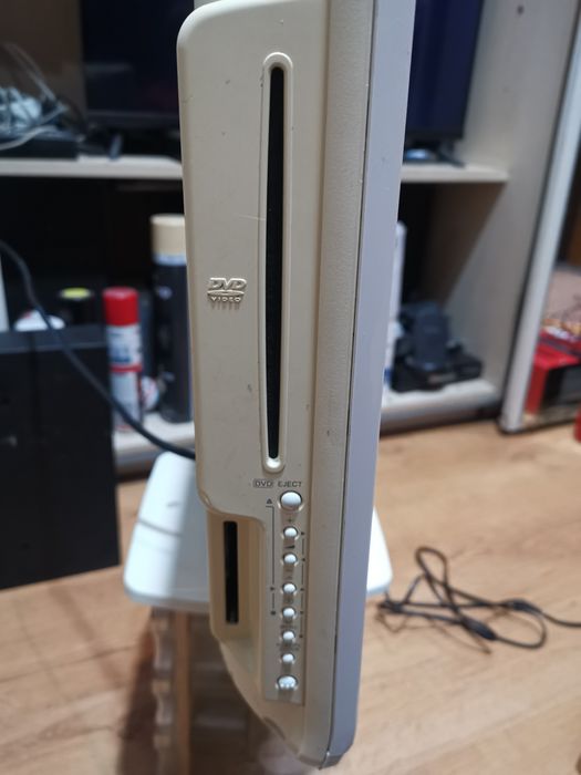 TV, monitor DVD 22calie w jednym