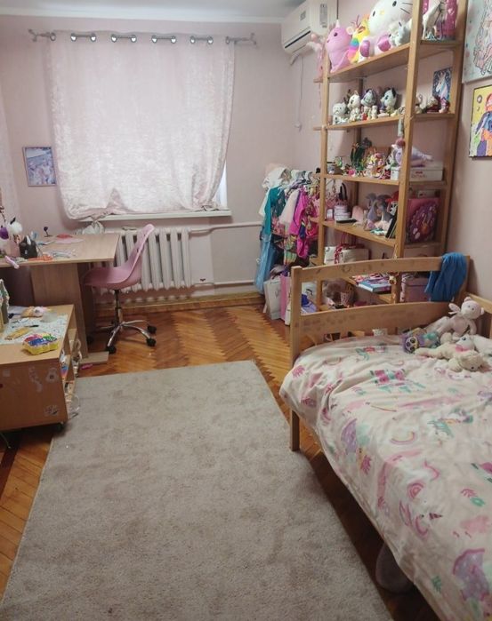 Здається будинок на Космосі