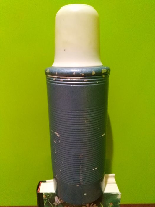 Різний посуд для дачі, села