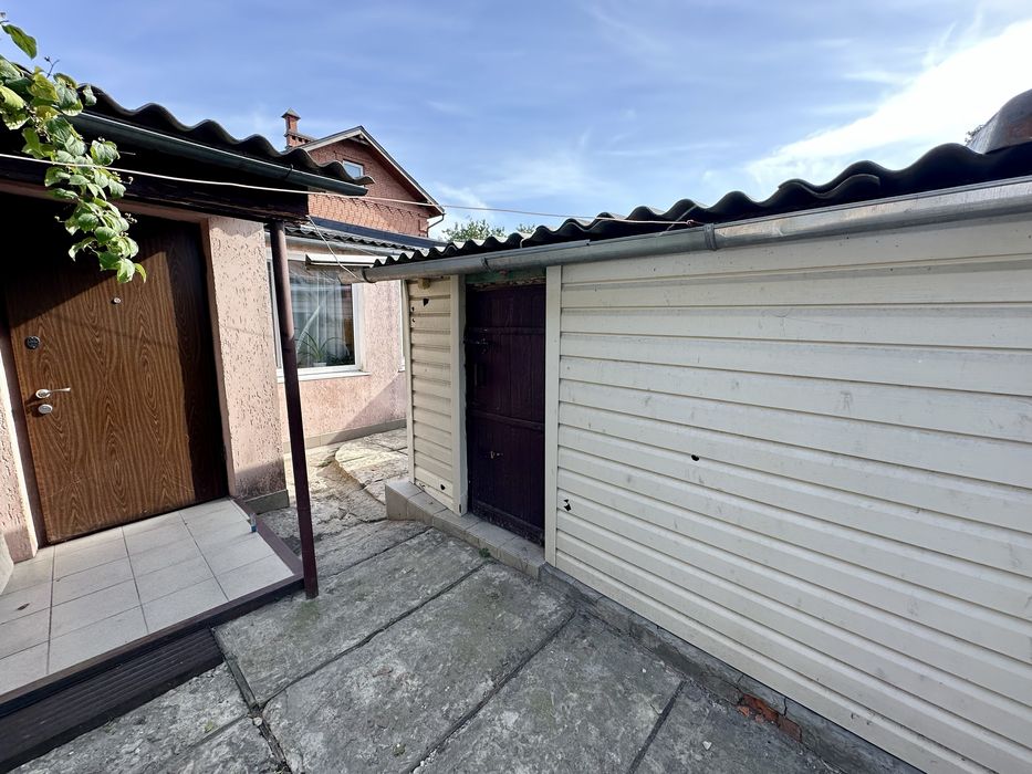 Продам часть дома индивидуальное отопление метро Левада