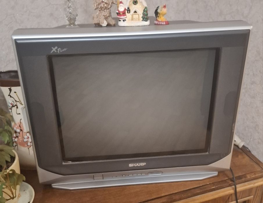 Продам телевізор на запчастини або під ремонт