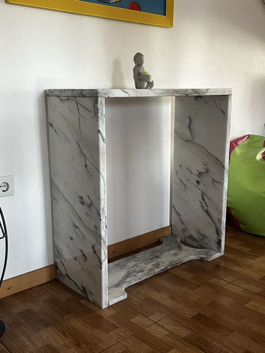 Mesa em pedra de mármore