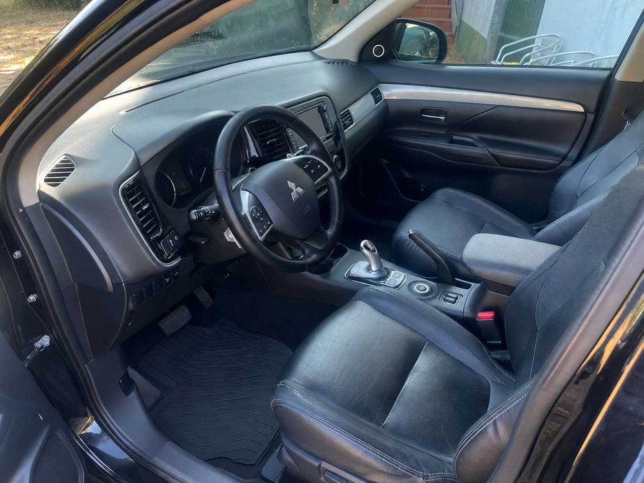 Mitsubishi Outlander — fotografia 7
