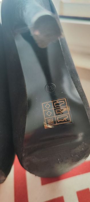 Sapato preto camurça