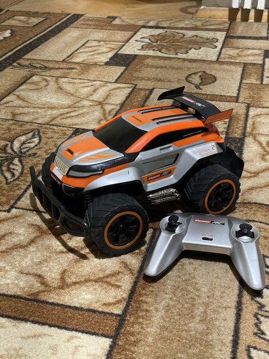 Джип на пульті радіоуправління