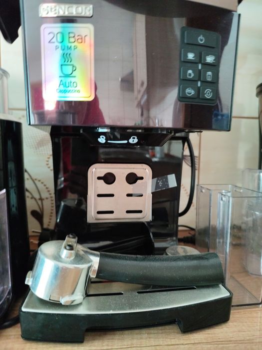 Ekspres do kawy wraz z młynkiem