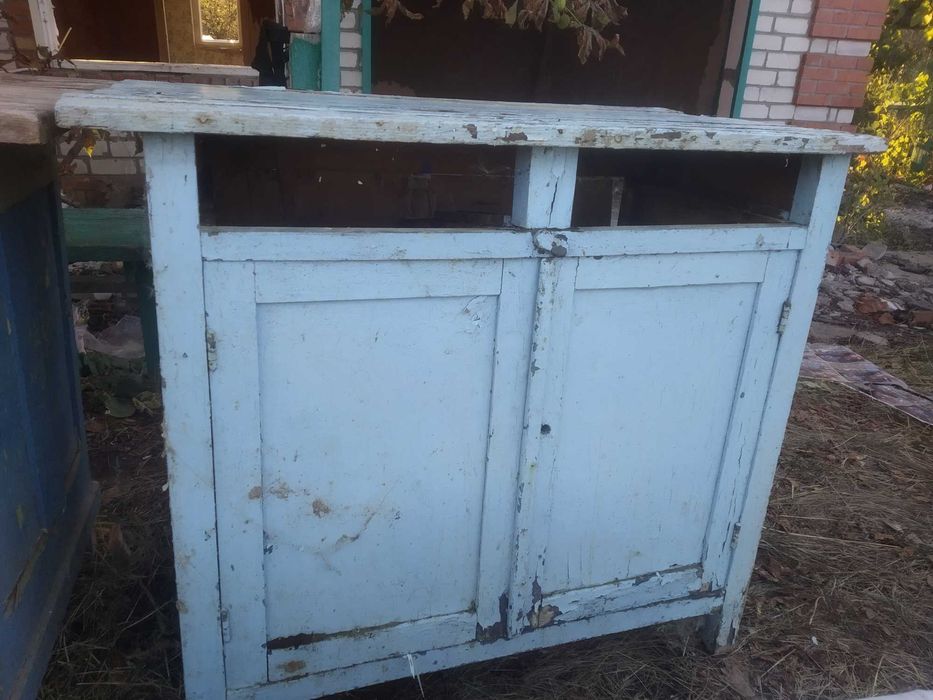 Продам тумбу старинную