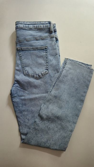 Spodnie jeans cropp M