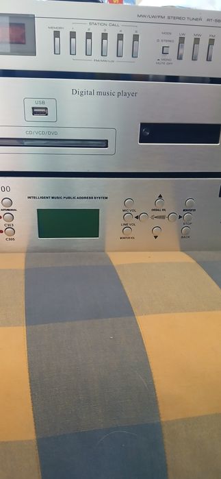 Betamax Sony usado e Amplificador + tuner novos com comando s