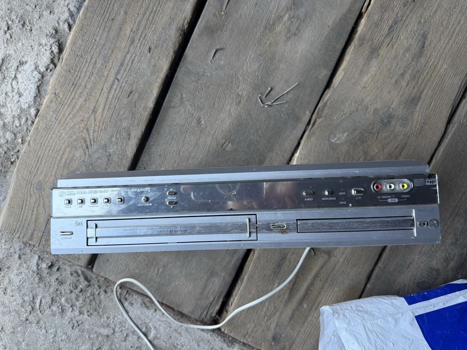 LG DVC5936 DVD/VHS Комбінований програвач та відеомагнітофон