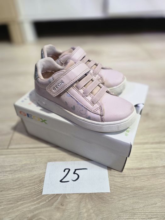 Skórzane trampki sneakers w serduszka Geox B455MA