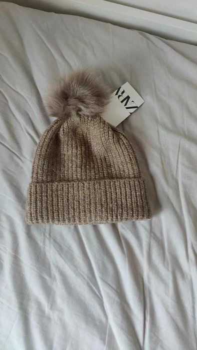 Gorro com lã suave zara
Nunca usei