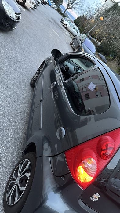 Peugeot 107 - 2006 | Gasolina | Económico e Fiável