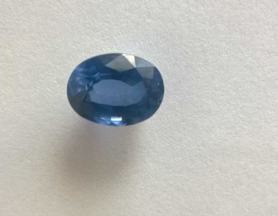 Szafir owalny  5.1 CT ,  11.4 x 8.4 mm