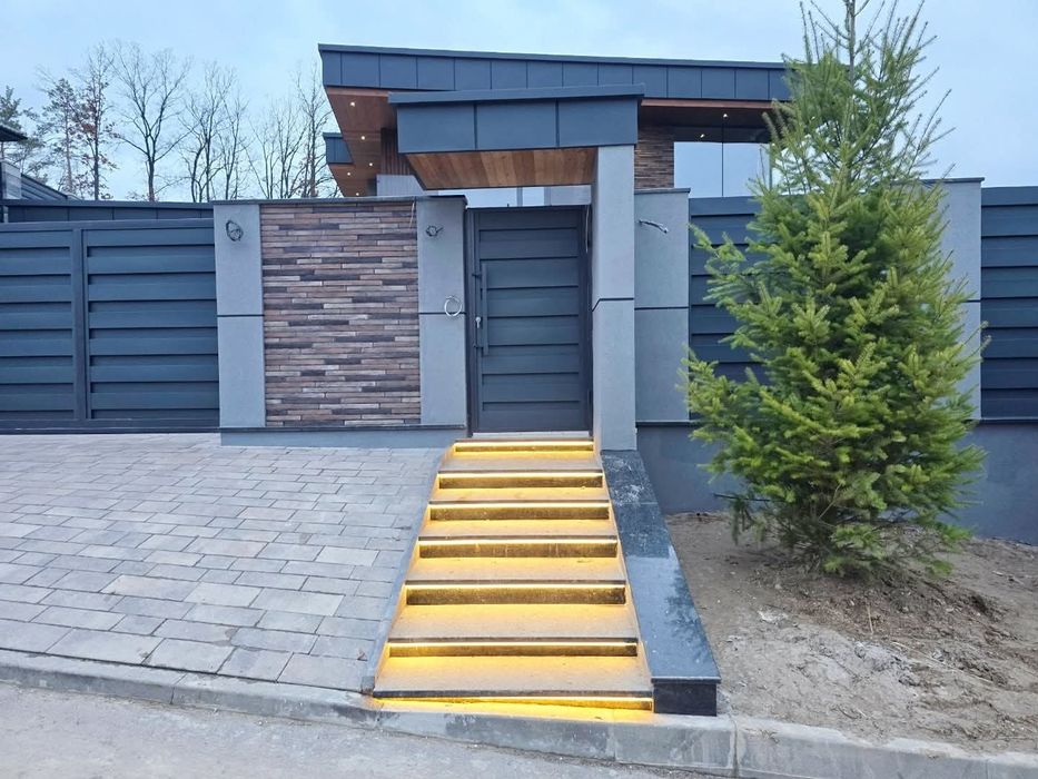 Будинок 280 м2 басейн сауна гараж  2 авто с. Ходосівка поруч Лісники