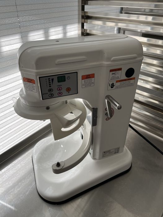 Mikser planetarny HENDI 6,65L 650W | Misa + hak + rózga + mieszadło | 226261