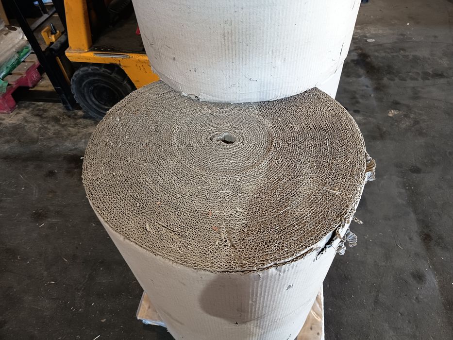 Rolo de cartão canelado