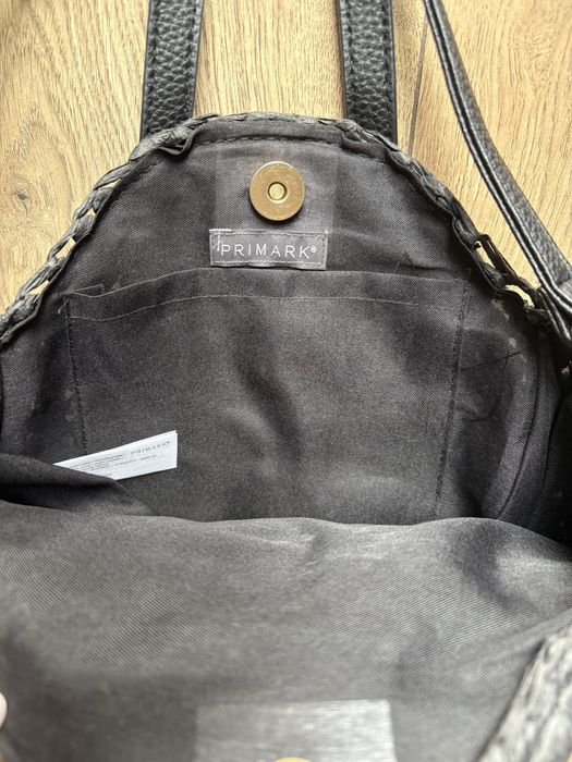 Słomiana czarna torebka - idealna na wakacje