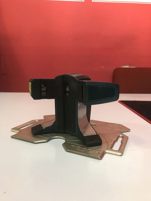Лазерний рівень для укладання плитки Bosch GTL 3 Professional