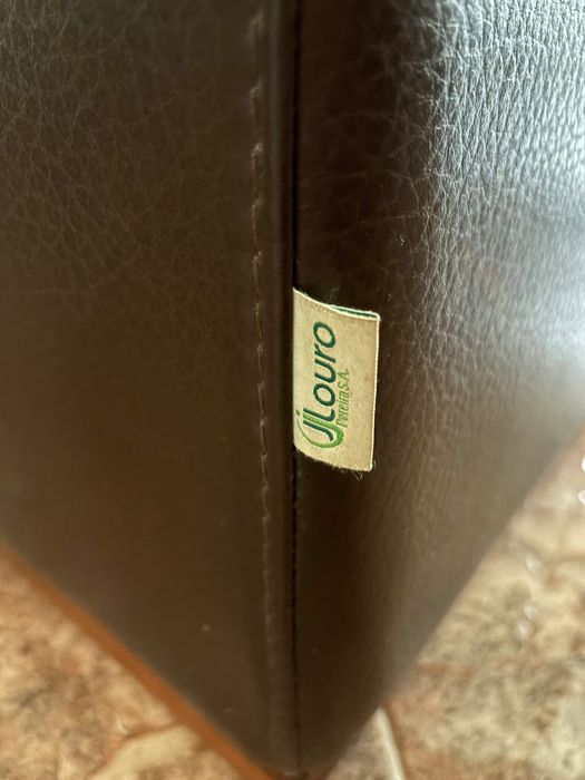 Sofá 3 lugares em pele verdadeira