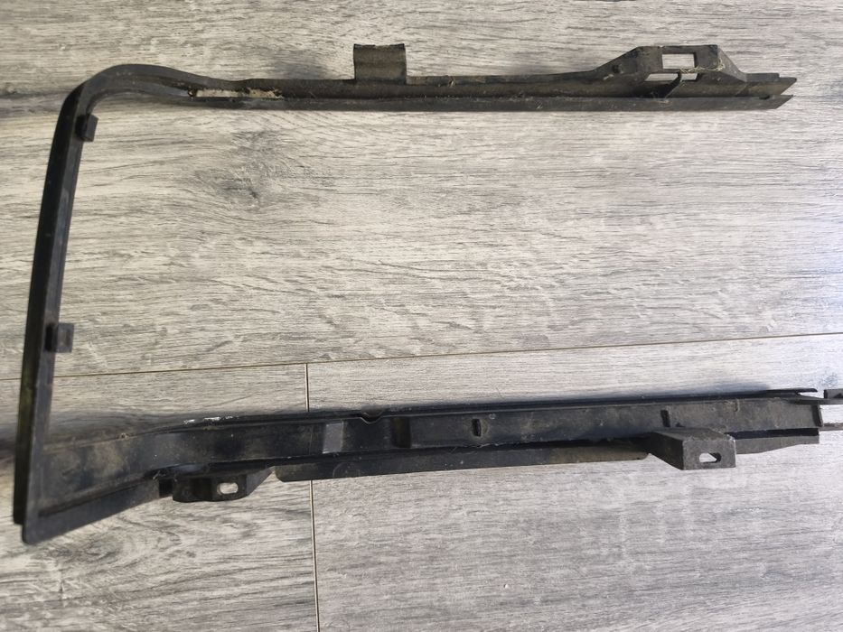 Contorno faróis frente Jetta mk1