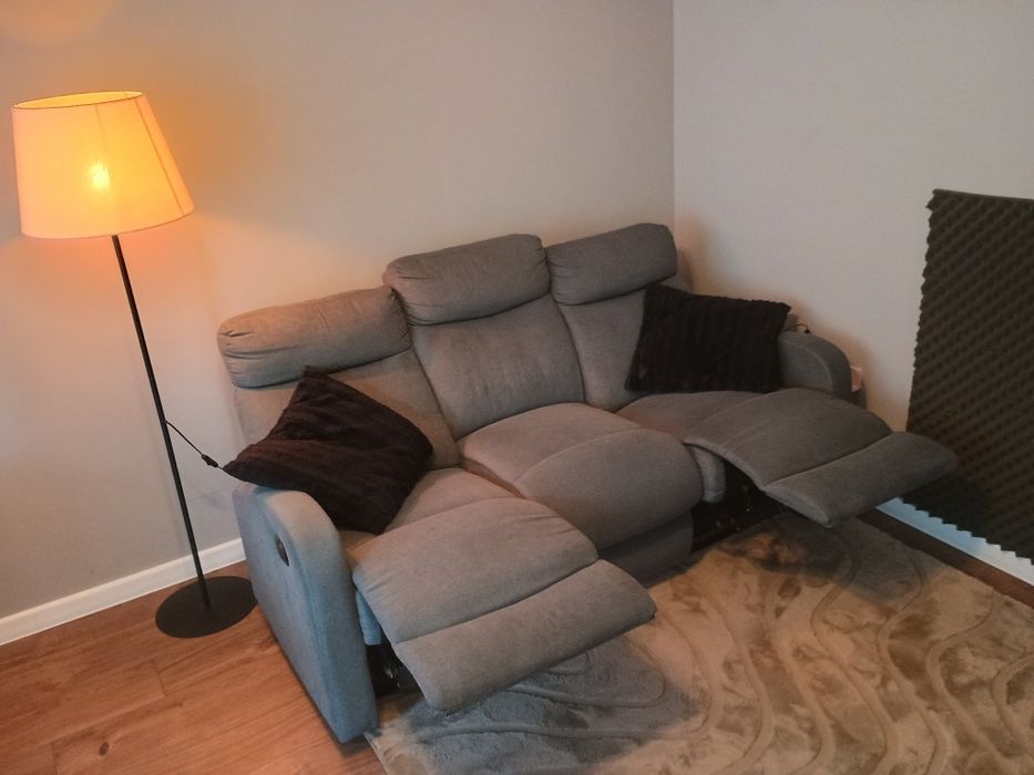 Sofa rozkładana w bardzo dobrym stanie.