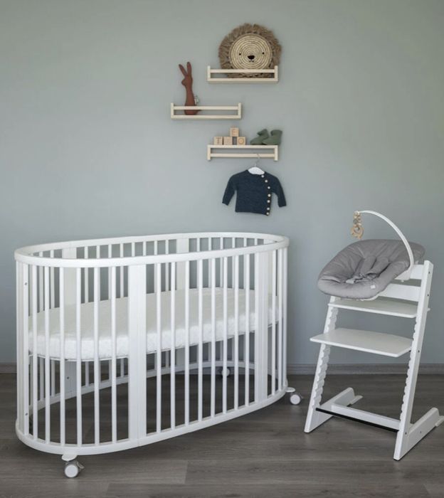 Berço e cama de grades step-up  Stokke