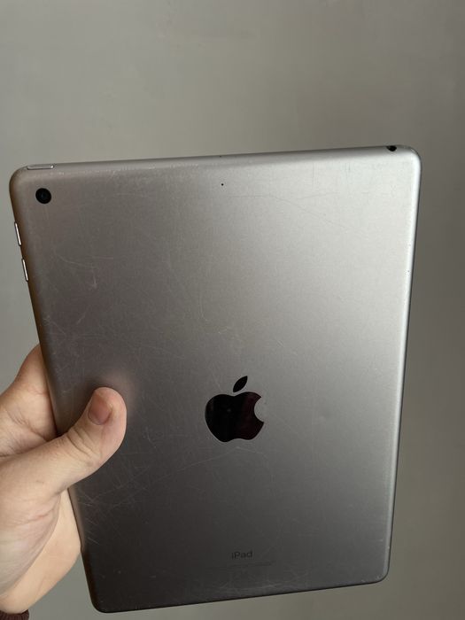 Продам iPad 6 128gb Wi-Fi
