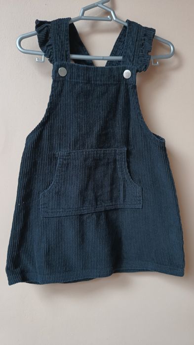 Sukienka ogrodniczka 98