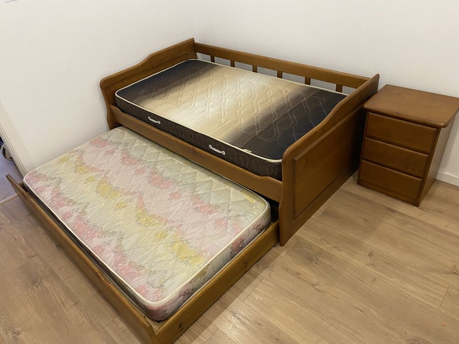 Cama Dupla com colchões