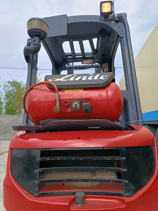 Продам погрузчик Linde H20T 2007