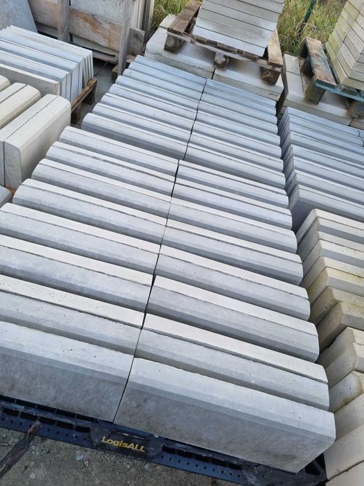 Płyta betonowa/krawężniki/korytka odwadniajace/płyta azurowa/