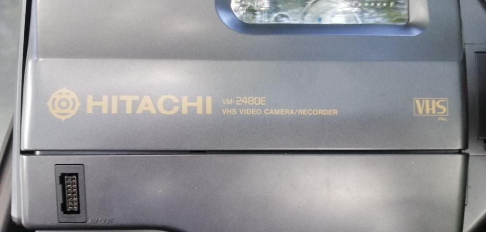 Видеокамера HITACHI VM-2480E
