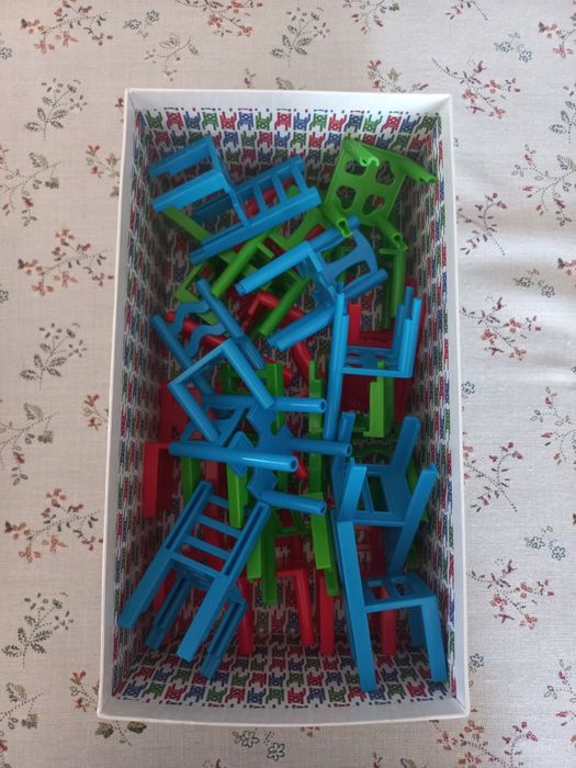 Gra mistakos, walka o stołki