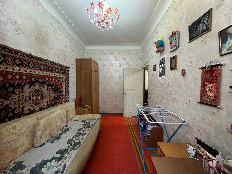 Васильківська 27/2, продаж 2к.кв. біля метро.