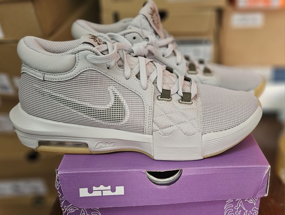 Кросівки Nike Lebron. Розмір 44