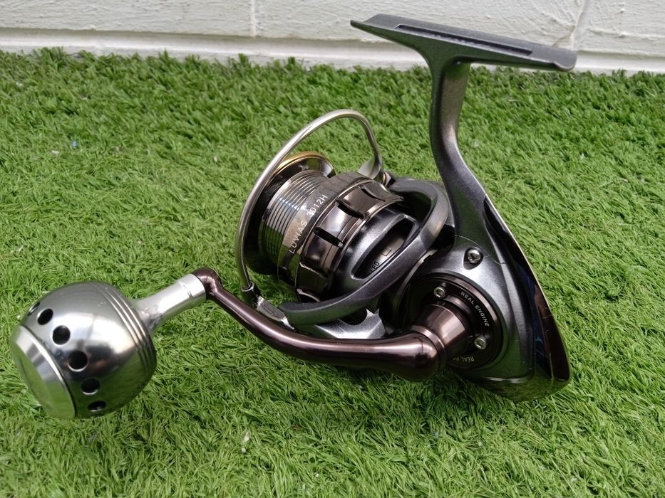Carreto DAIWA Luvias 3012H (Bóia, Spinning)