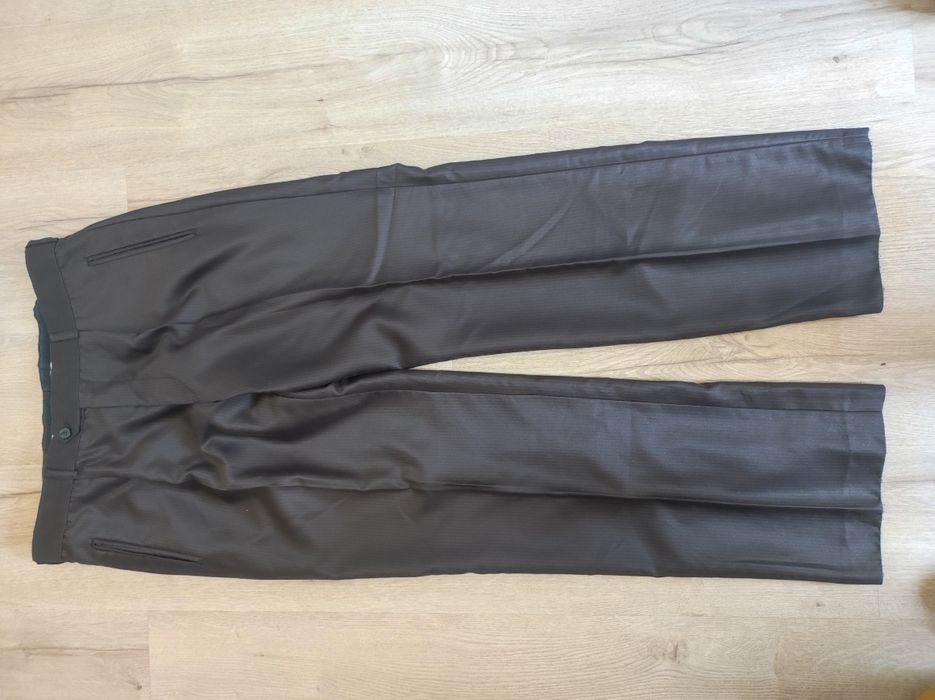 Męski garnitur ze spodniami