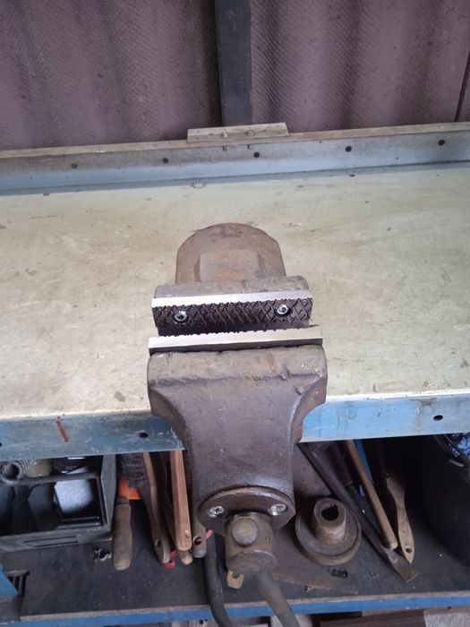 Sprzedam imadło ślusarskie