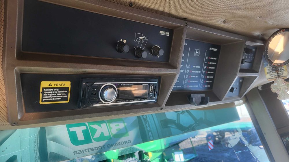 Комбайн зернозбиральний John Deere 9500