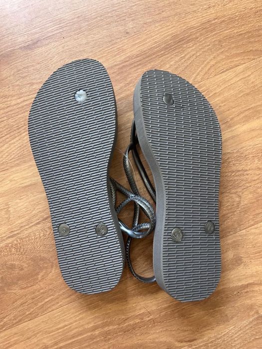 Havaianas com salto