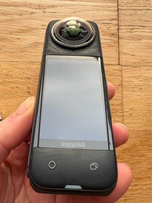 Kamerka Insta360 X4