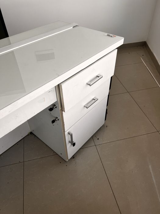 Продається офісний стіл ! Стан ідеальний